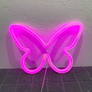 ⚠️LAST CHANCE⚠️ Butterfly Neon Sign